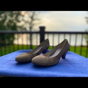New Taryn Rose Brown Suede Heels Pumps 7.5 (M/B)